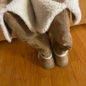 Airwalk Tan Boots with White Sherpa Trim